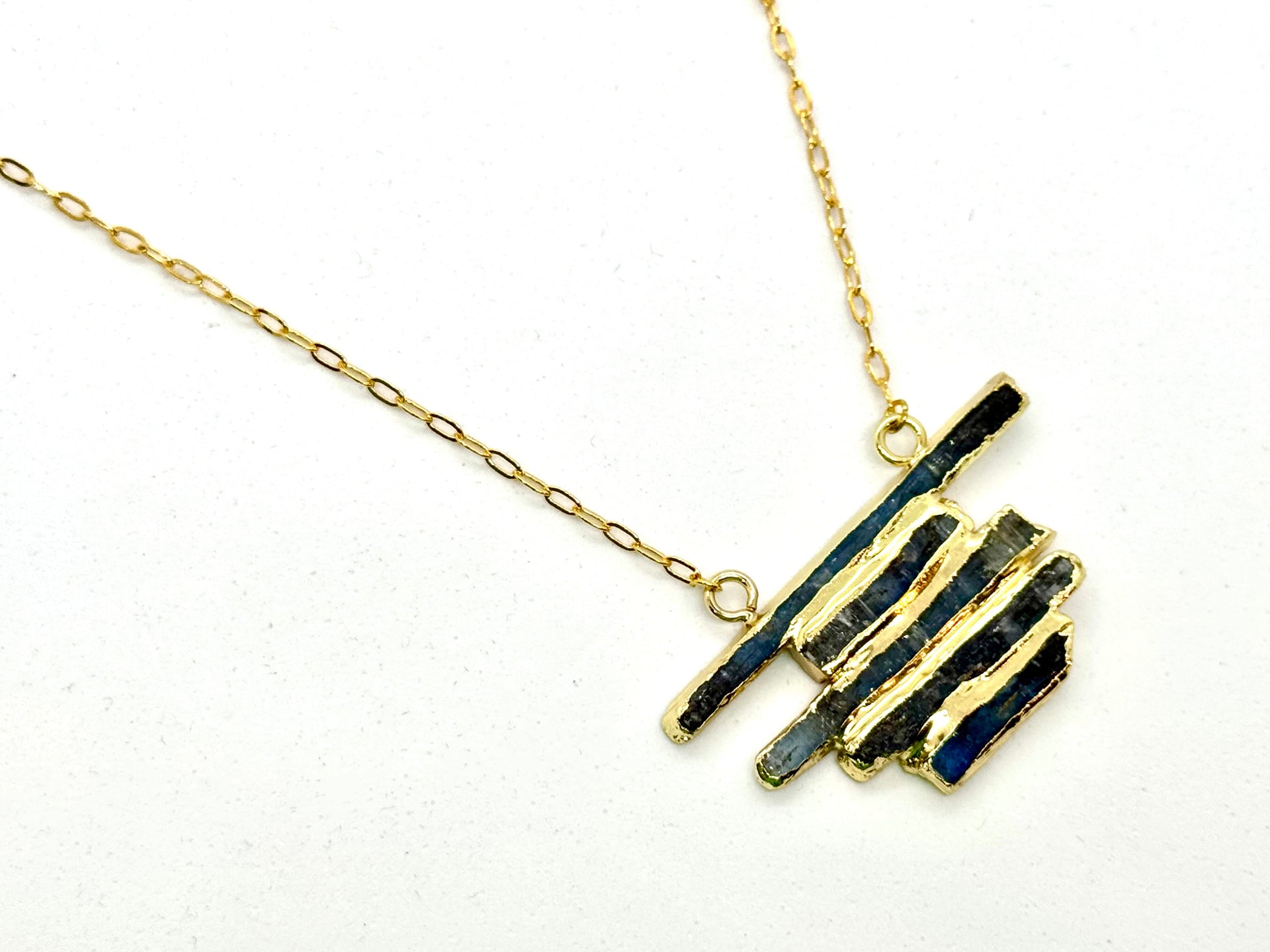 Collier Pendentif En Kyanite Bleue Brute Naturelle électroformée - Marque MAISW (BUTW) - Neuf Avec étiquettes
