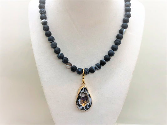 Matte Black Agate and Amethyst Short Beaded Necklace - Emmis Jewelry, Necklace, [product_color]